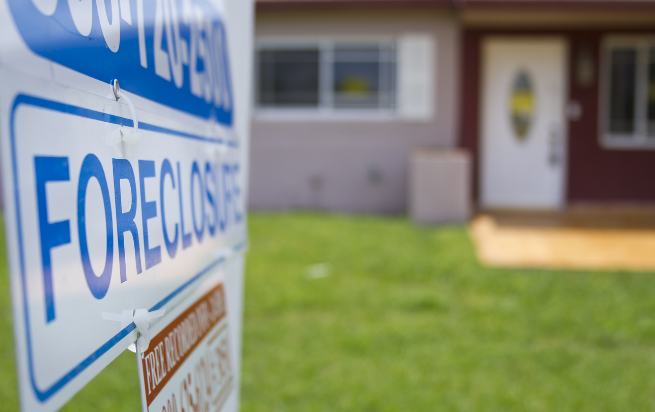 foreclosure sign outside a condemned property